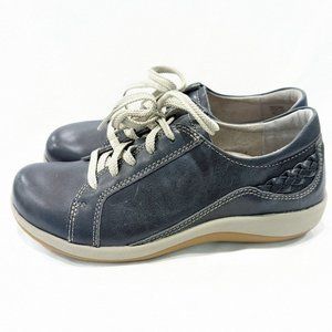 Aetrex Dana leather sneakers NWOT size 36